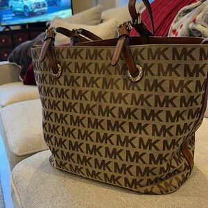 Michael Kors Classic Tote